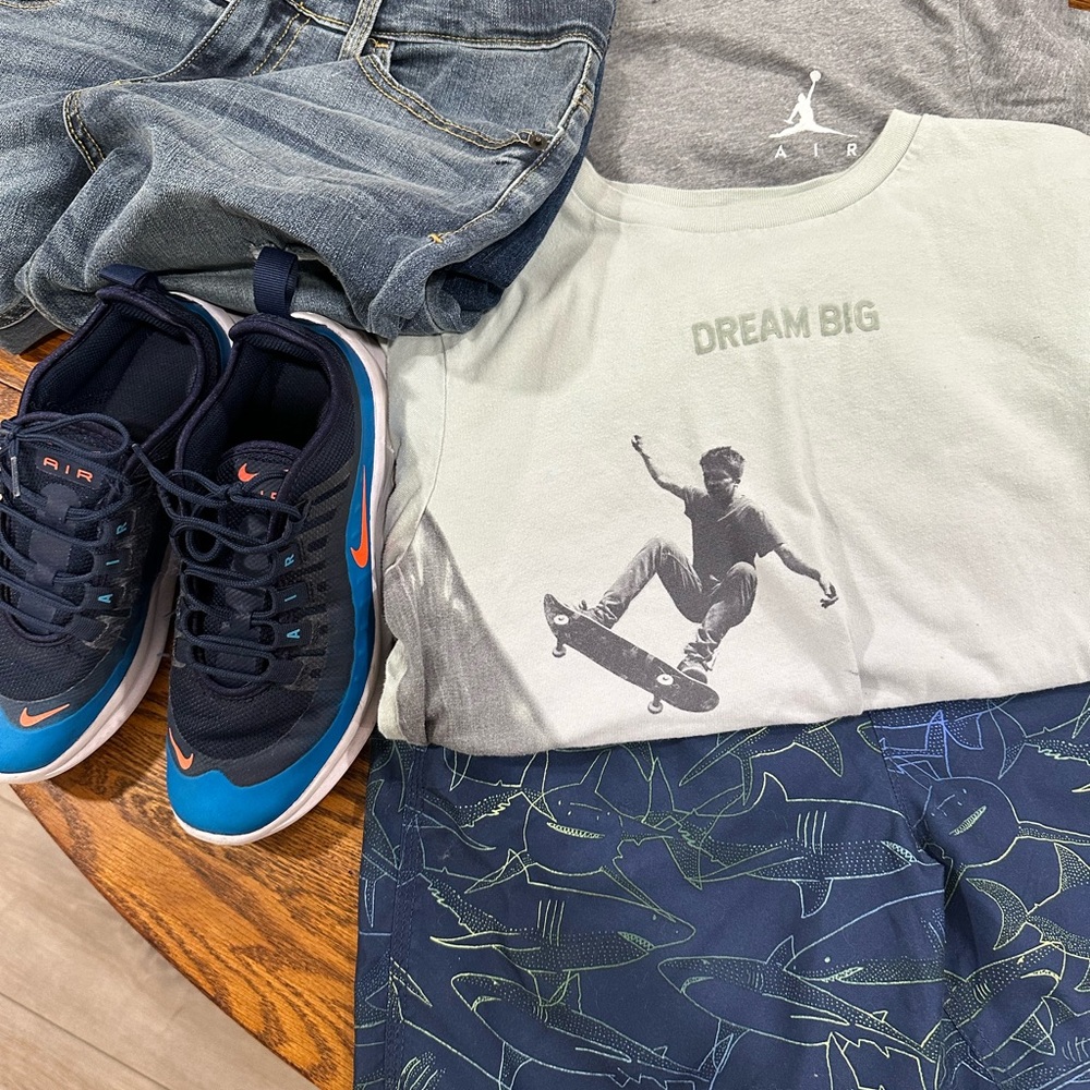 Boys bundle Nike Air Max Sneakers plus clothing lot